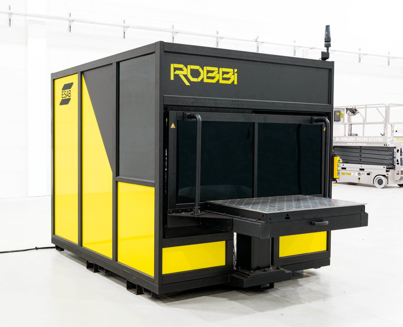 ESAB LAUNCHES ROBBI 360 COBOT CELL TO SIMPLIFY ROBOTIC WELDING DEPLOYMENT